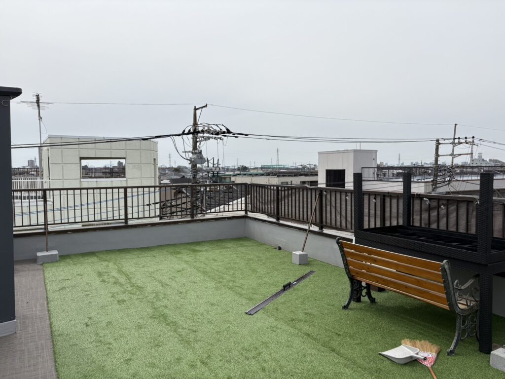 時の間屋上がさらに快適に！✨人工芝を設置✨